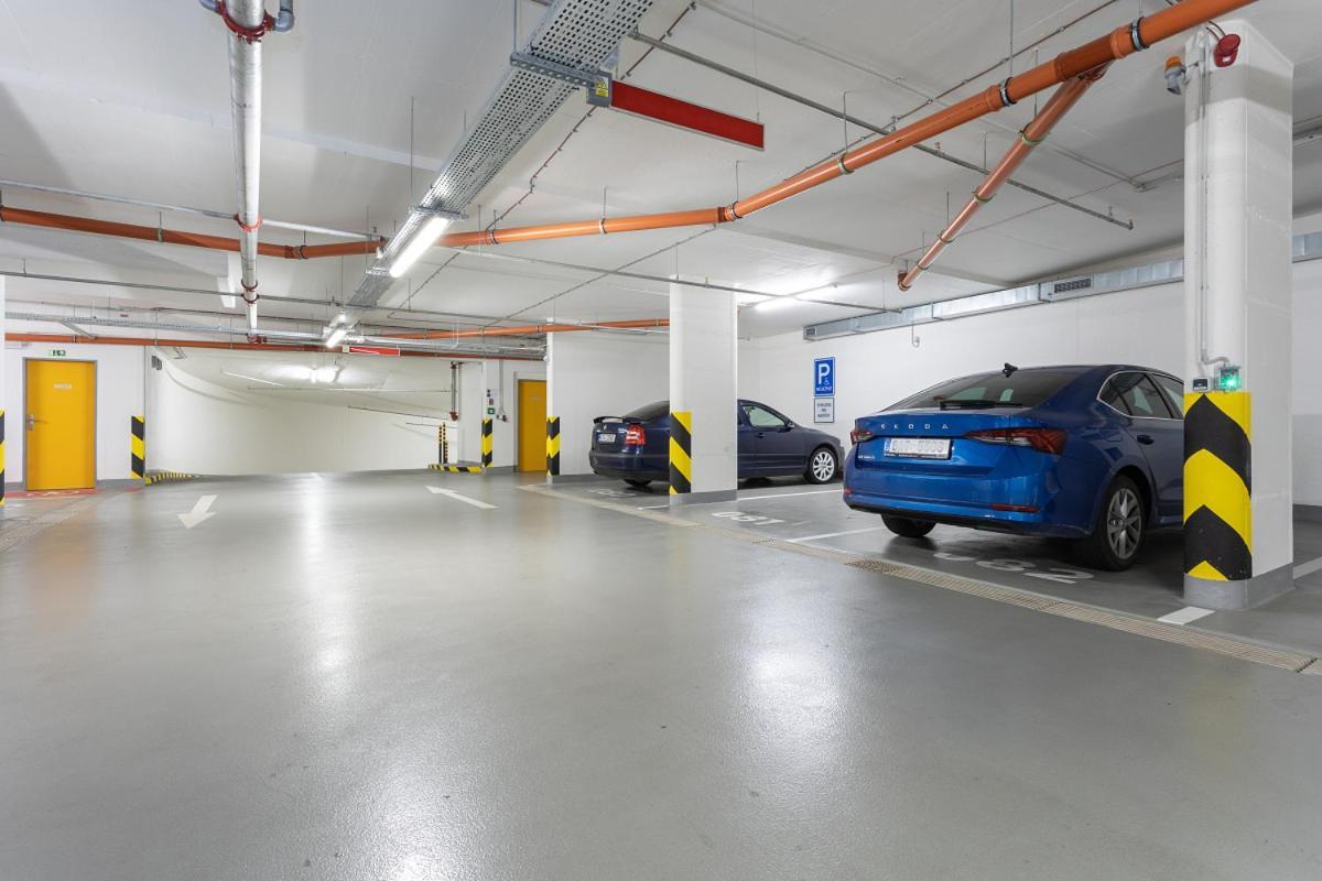 Yellow Apartment With Parking Prague Luaran gambar