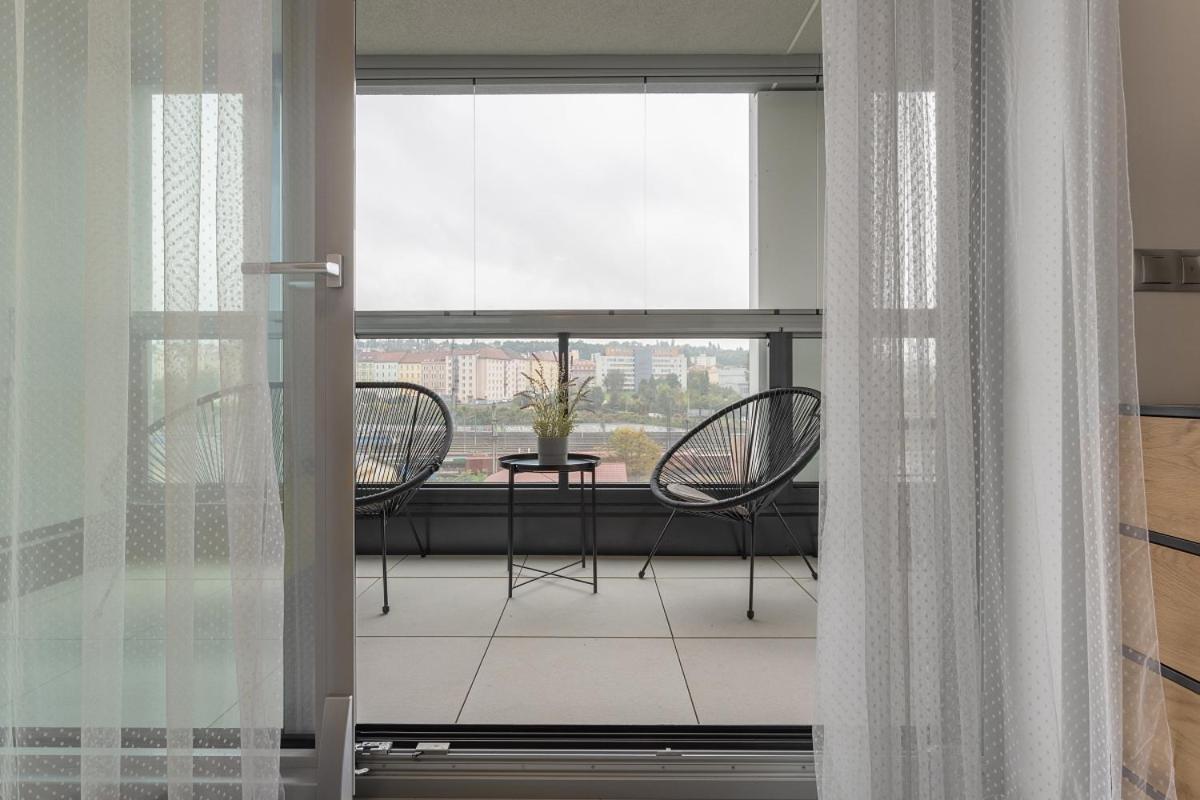Yellow Apartment With Parking Prague Luaran gambar